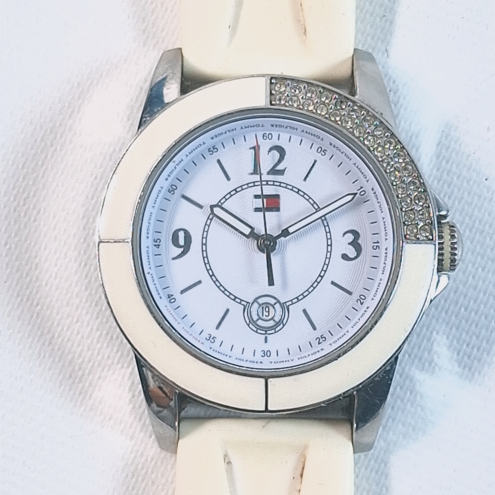 Tommy Hilfiger Men’s Watch Quartz Silicone Strap Off White Dial, New Battery
